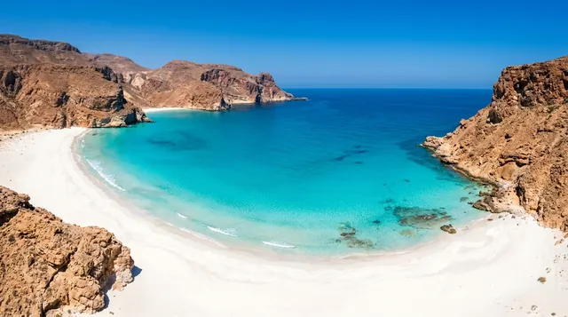 Shu'ab Bay Beach